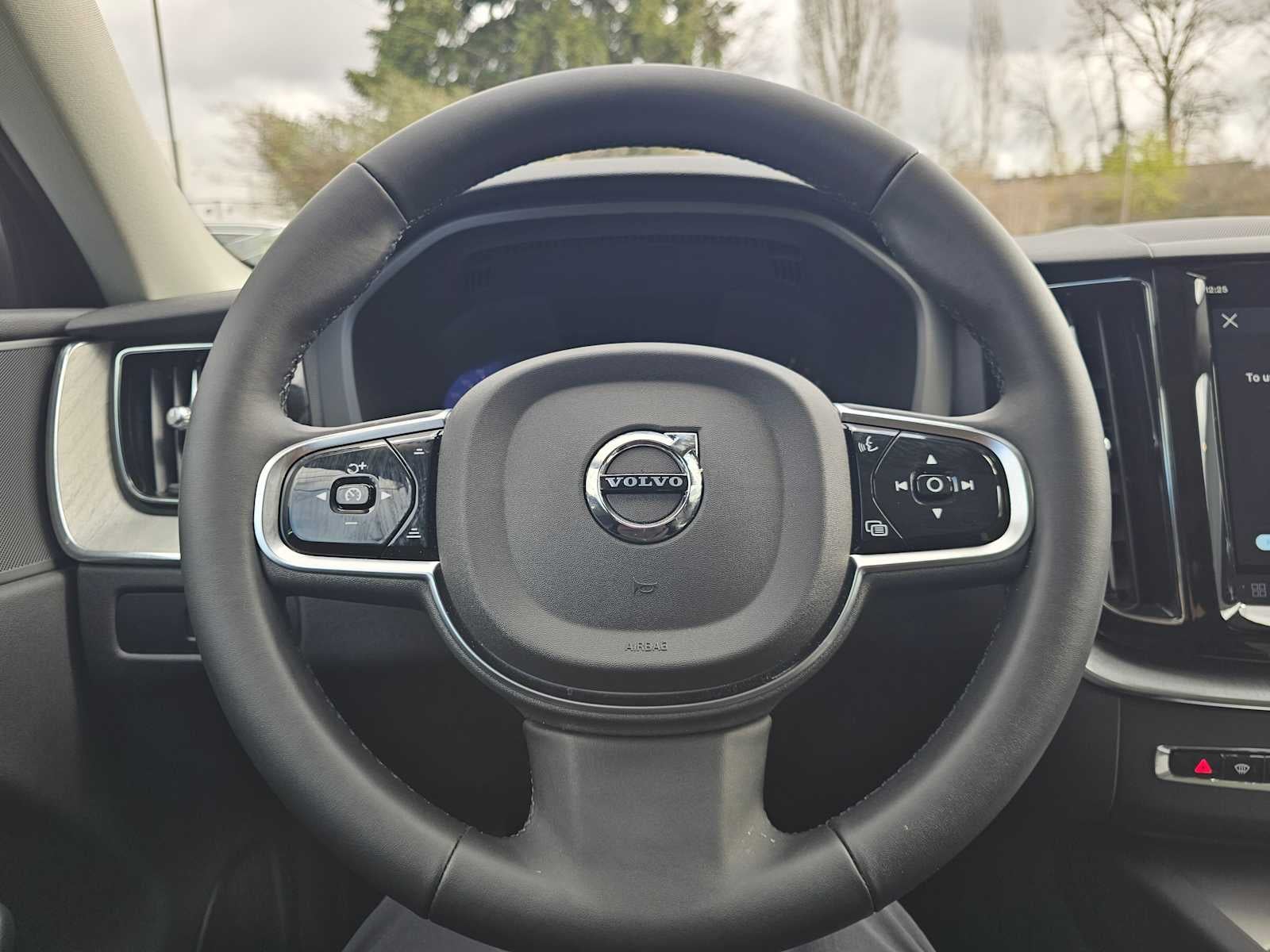 2025 Volvo XC60 Plus