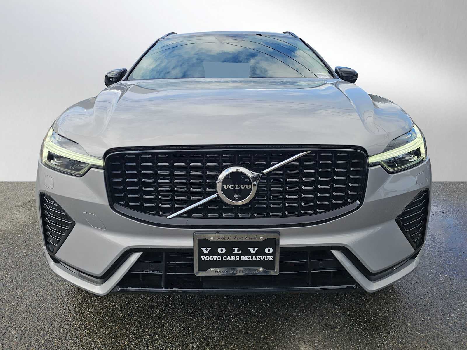 2025 Volvo XC60 Plus