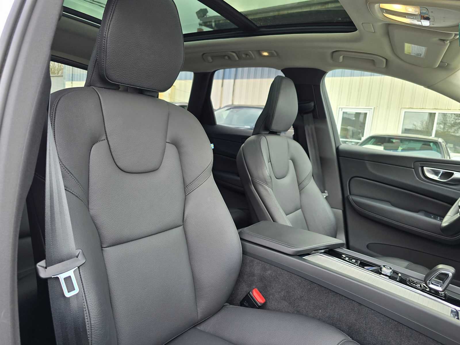 2025 Volvo XC60 Plus