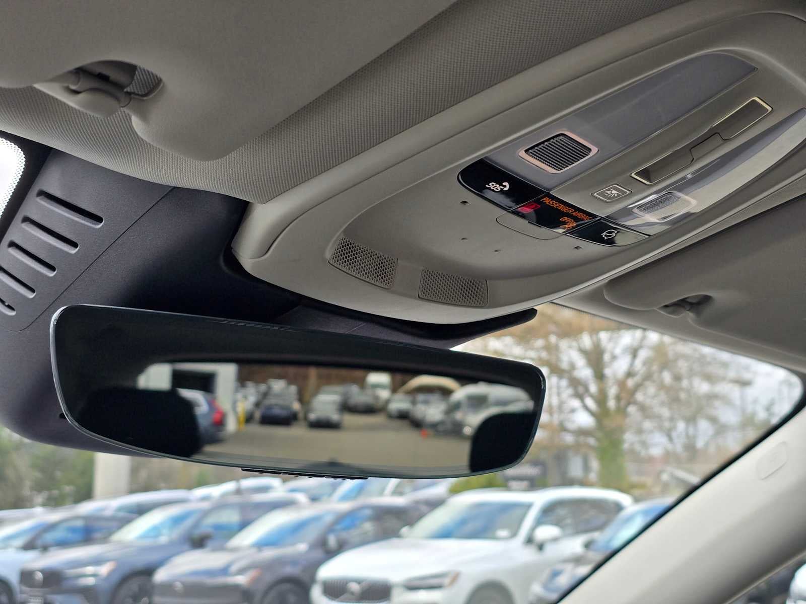 2025 Volvo XC60 Plus