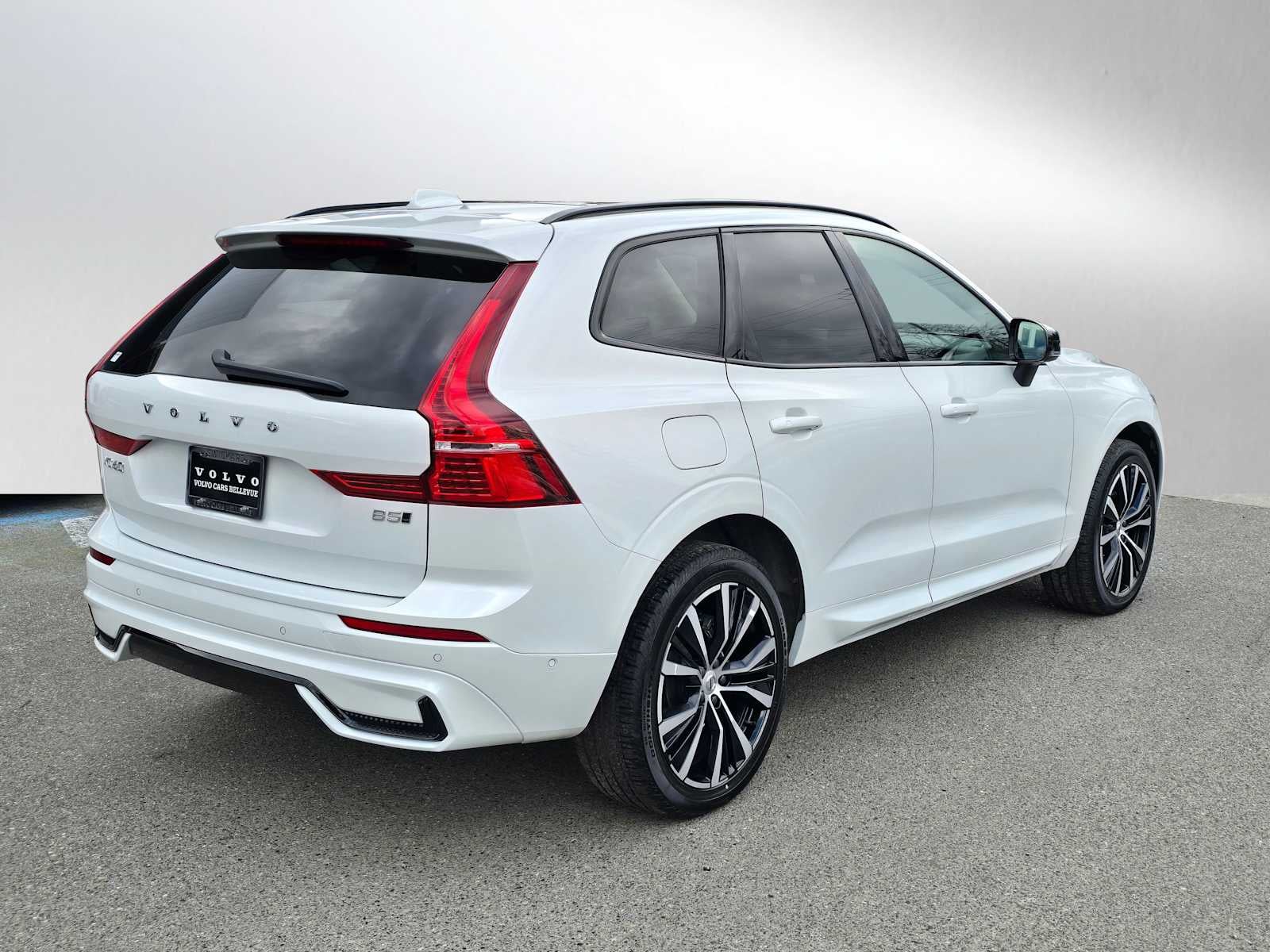 2025 Volvo XC60 Plus
