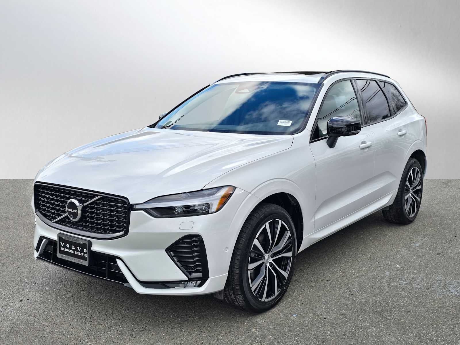2025 Volvo XC60 Plus
