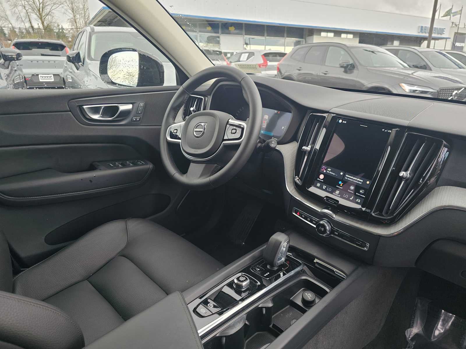 2025 Volvo XC60 Plus