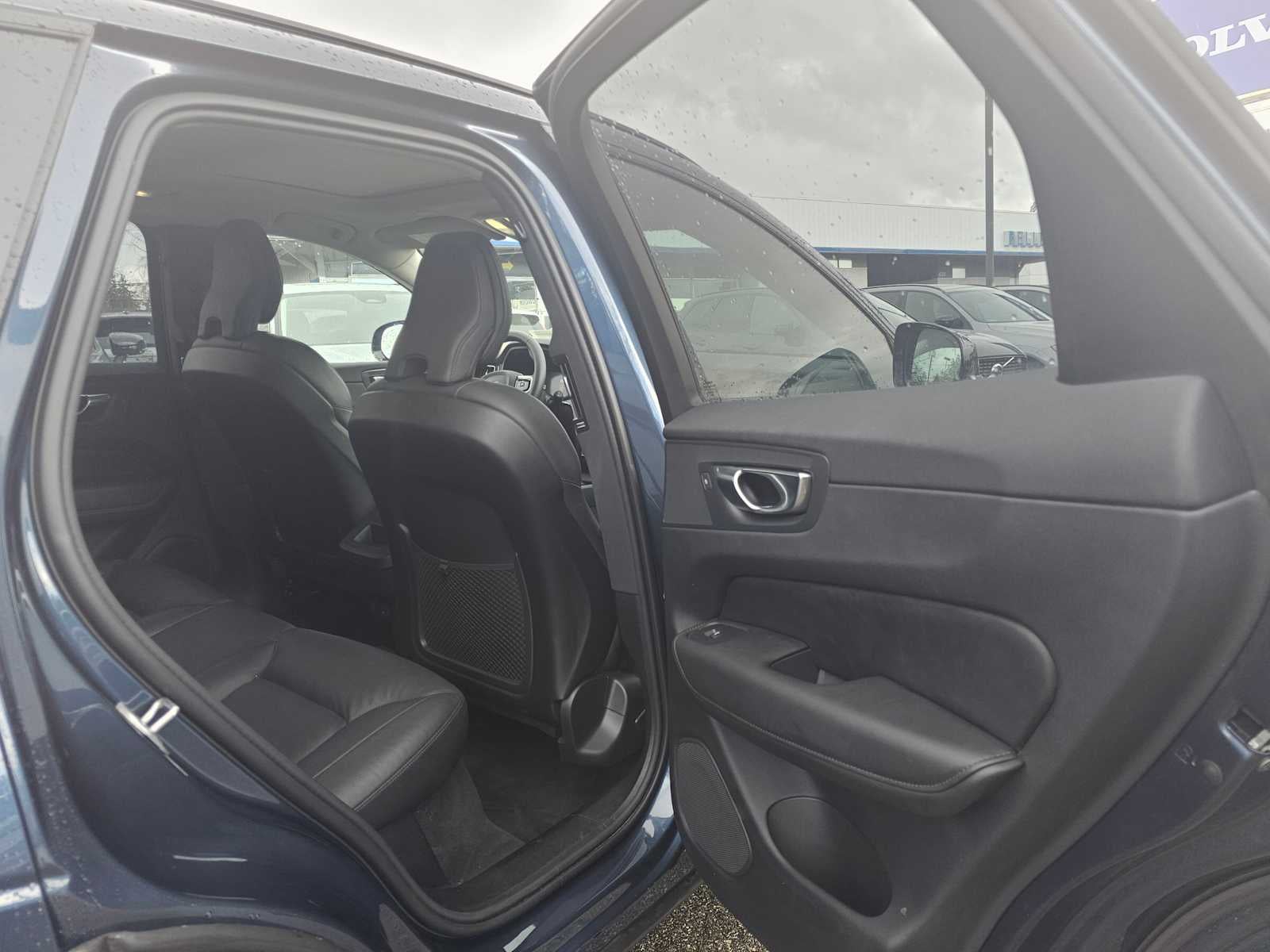 2025 Volvo XC60 Plus