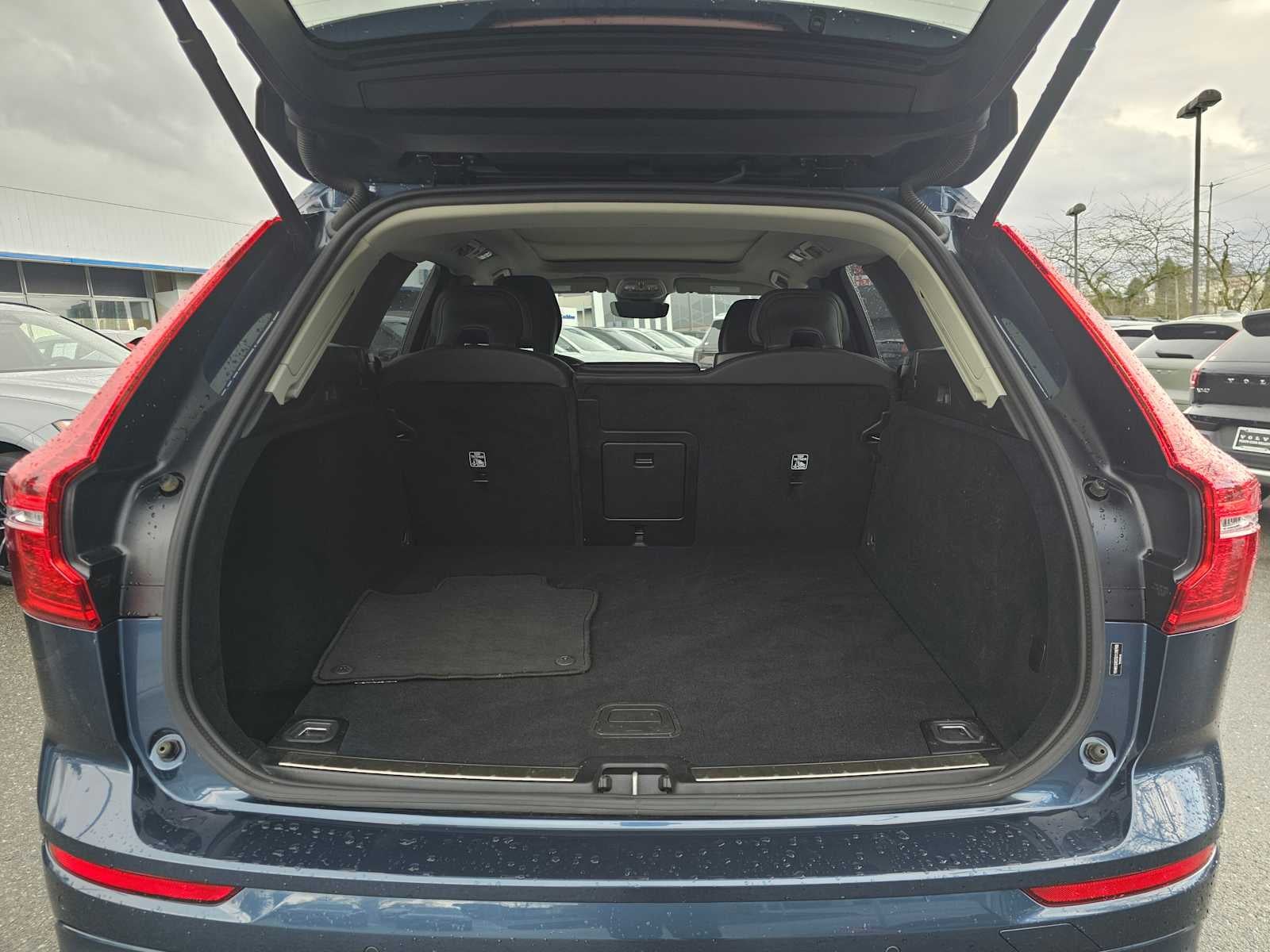 2025 Volvo XC60 Plus