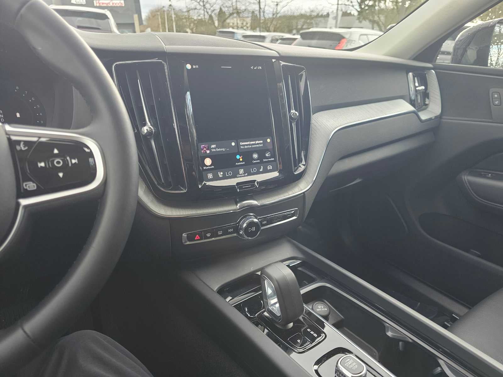 2025 Volvo XC60 Plus