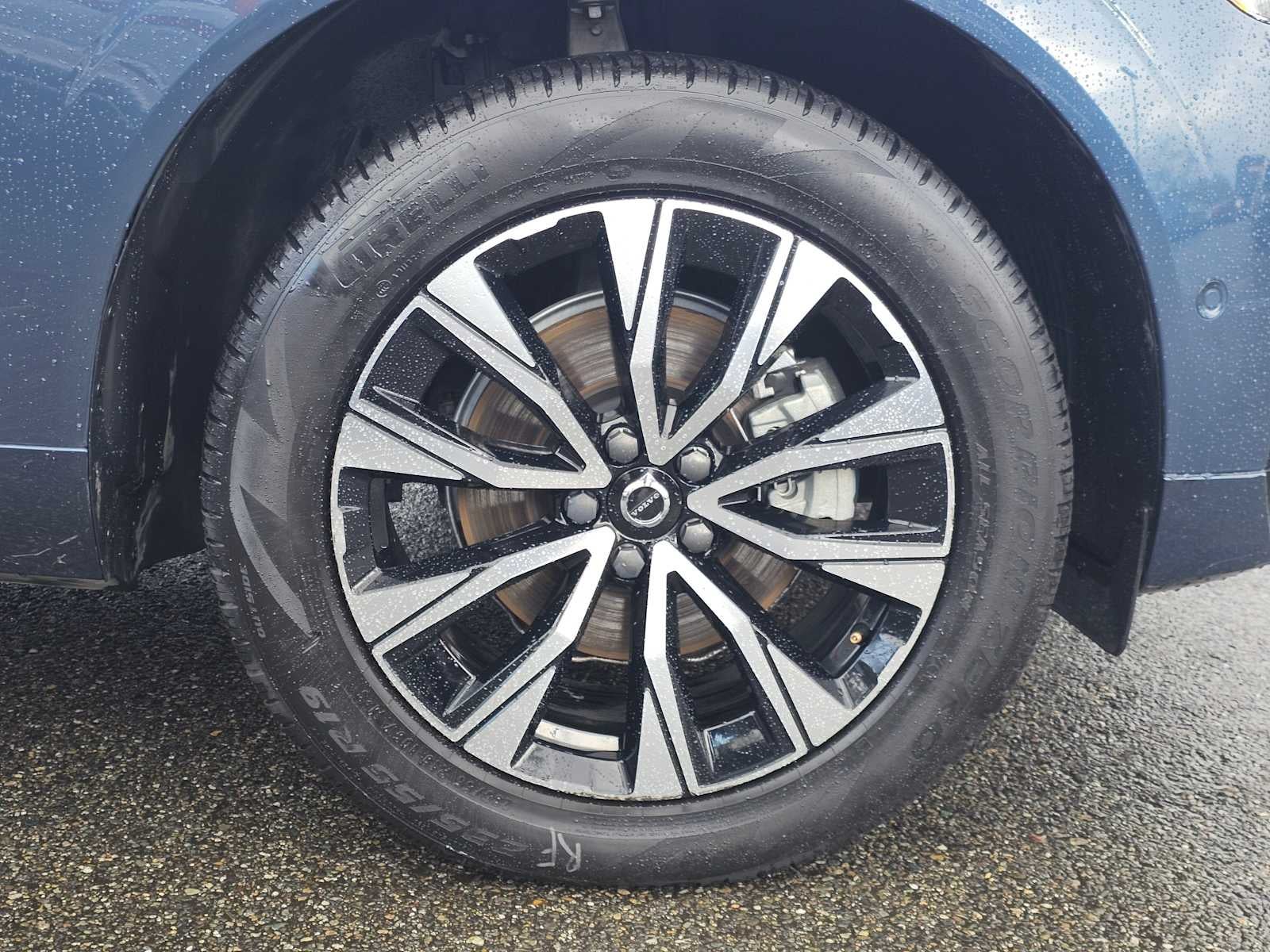 2025 Volvo XC60 Plus