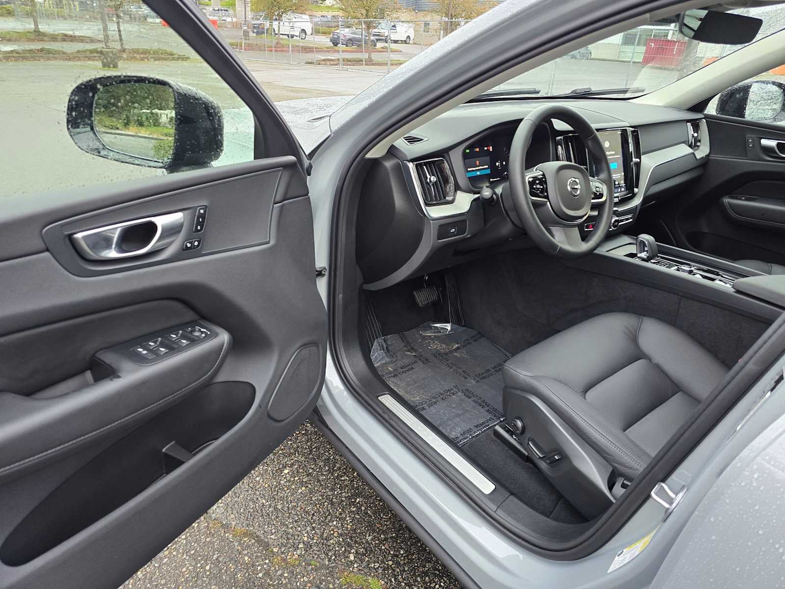 2025 Volvo XC60 Plus