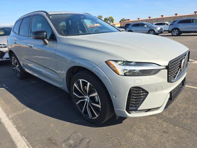 2025 Volvo XC60 Plus