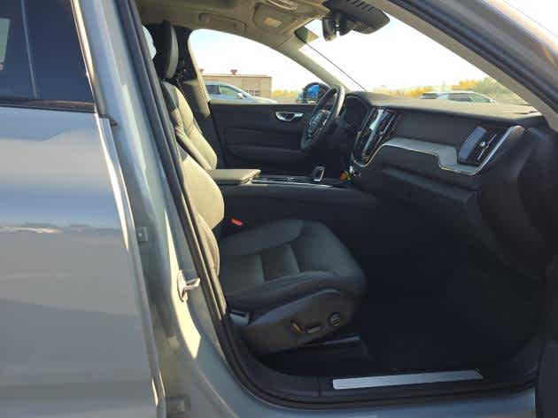 2025 Volvo XC60 Plus