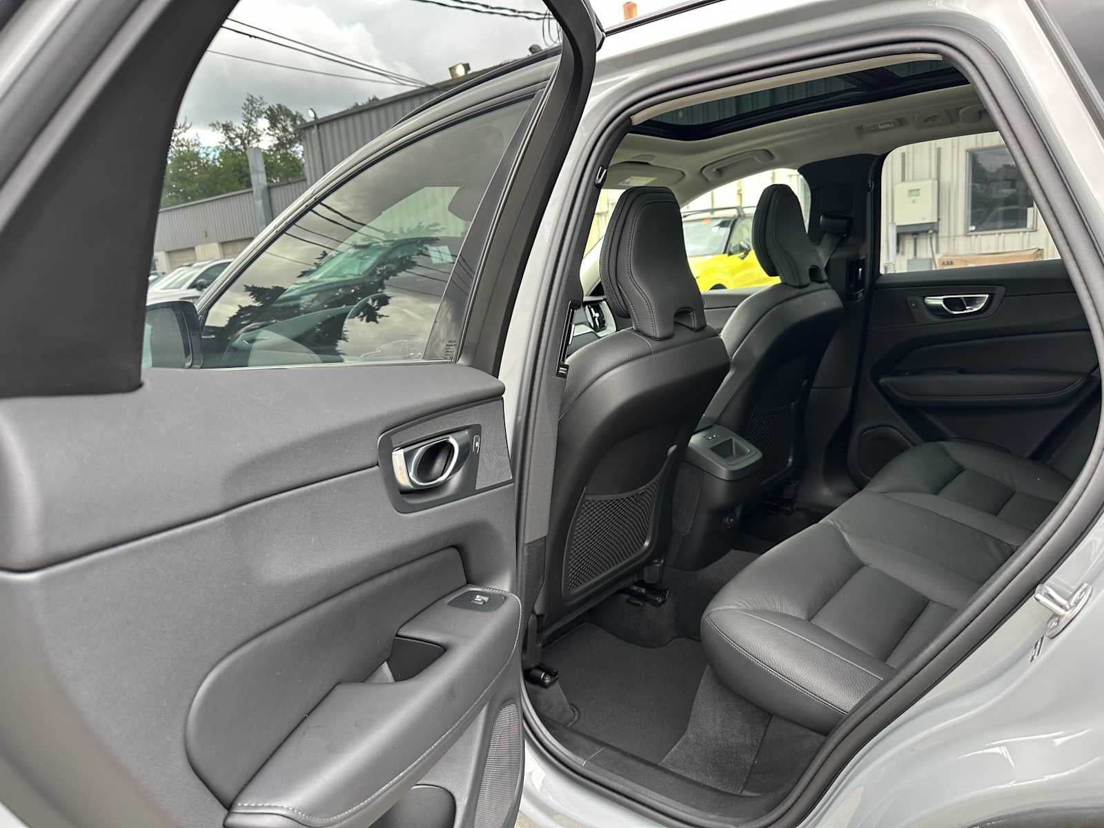 2025 Volvo XC60 Plus