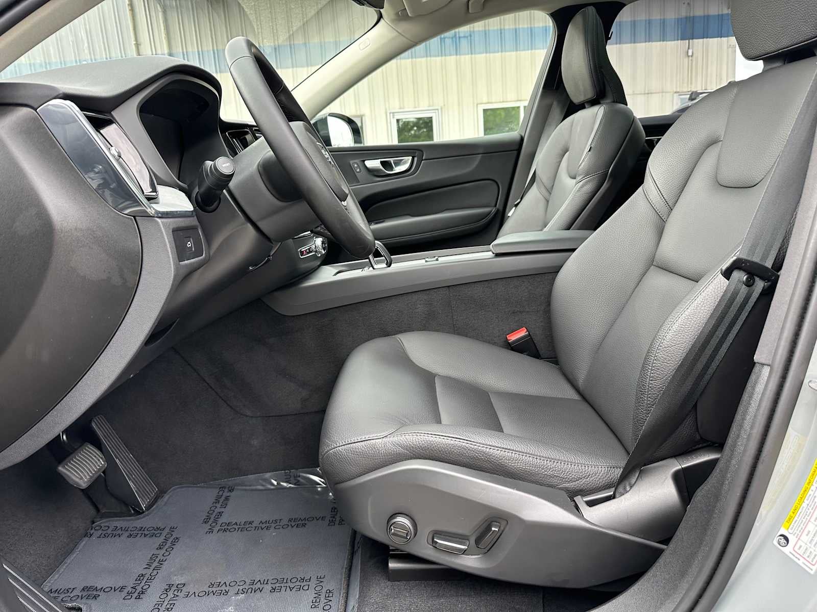 2025 Volvo XC60 Plus