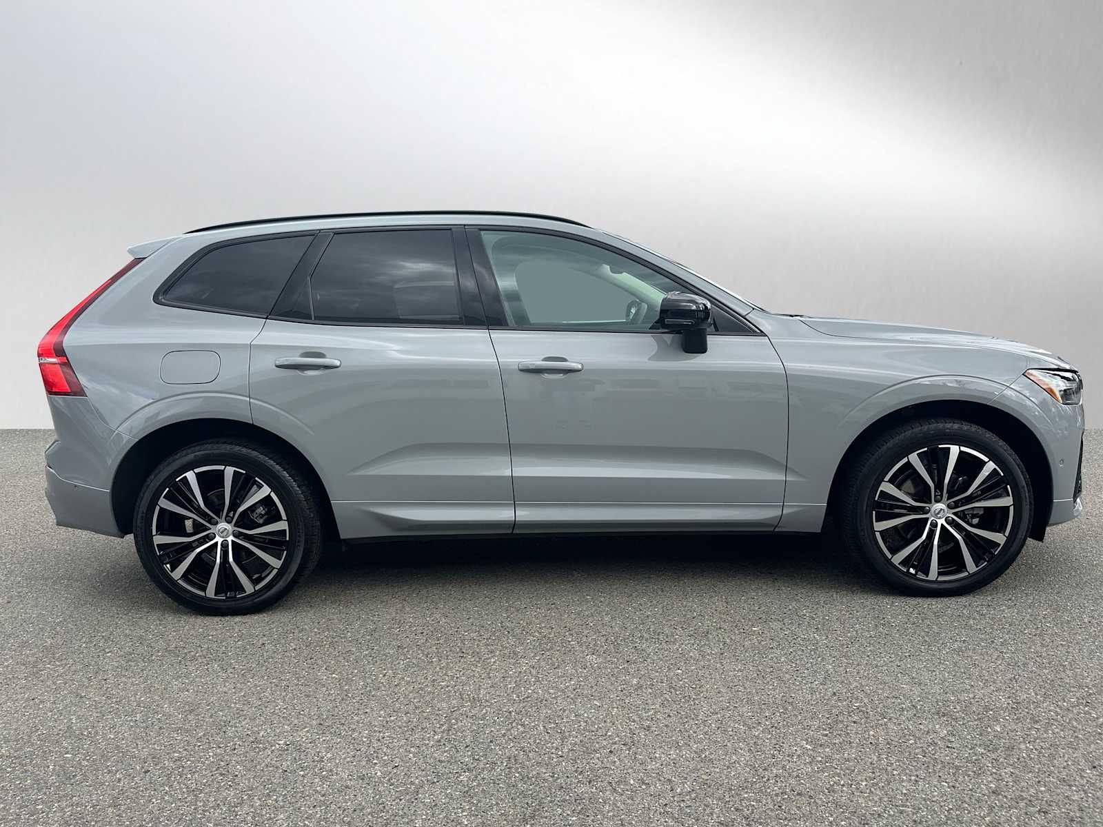2025 Volvo XC60 Plus