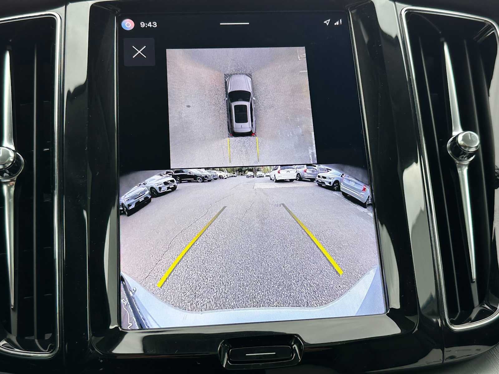2025 Volvo XC60 Plus