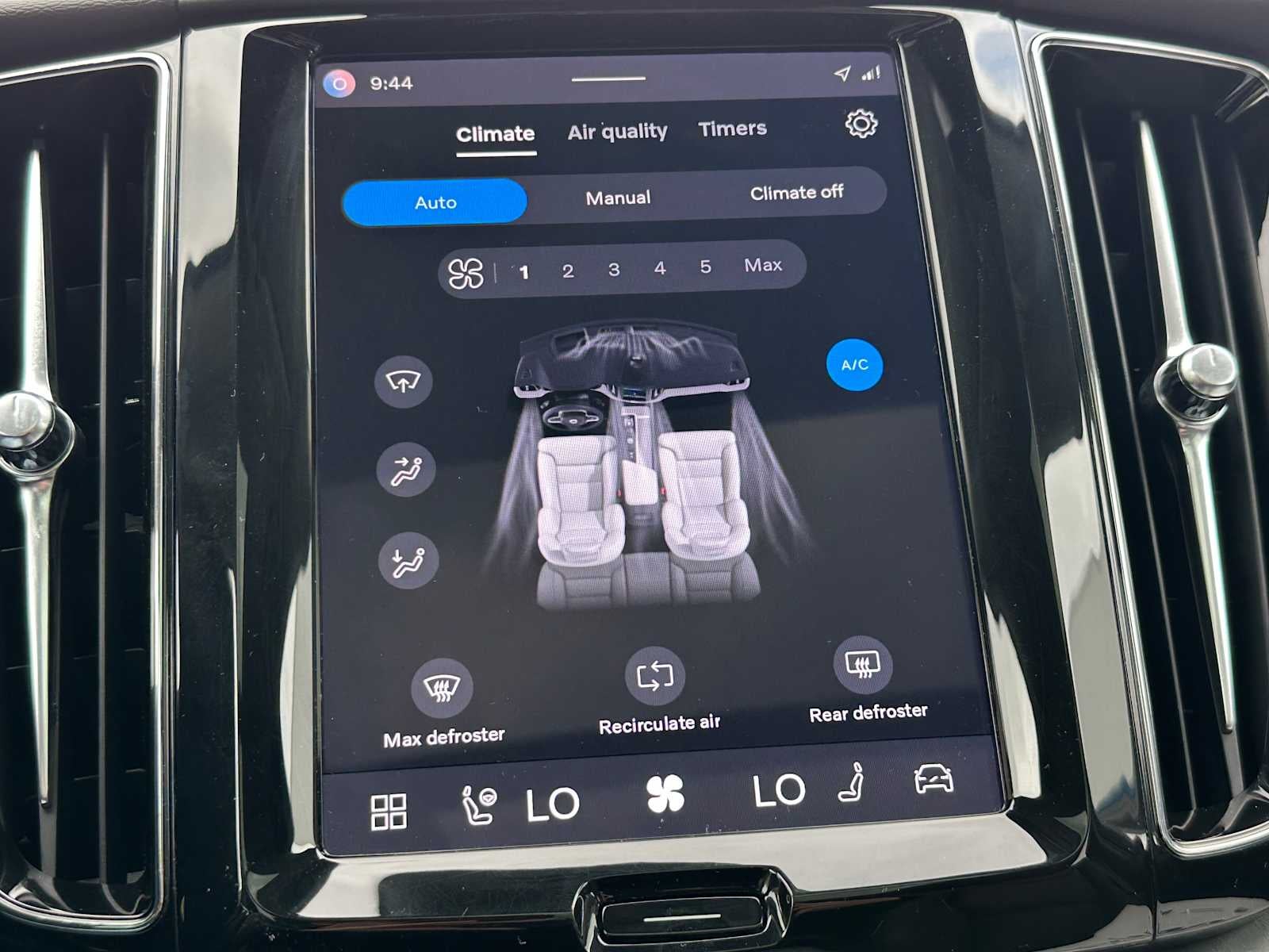 2025 Volvo XC60 Plus