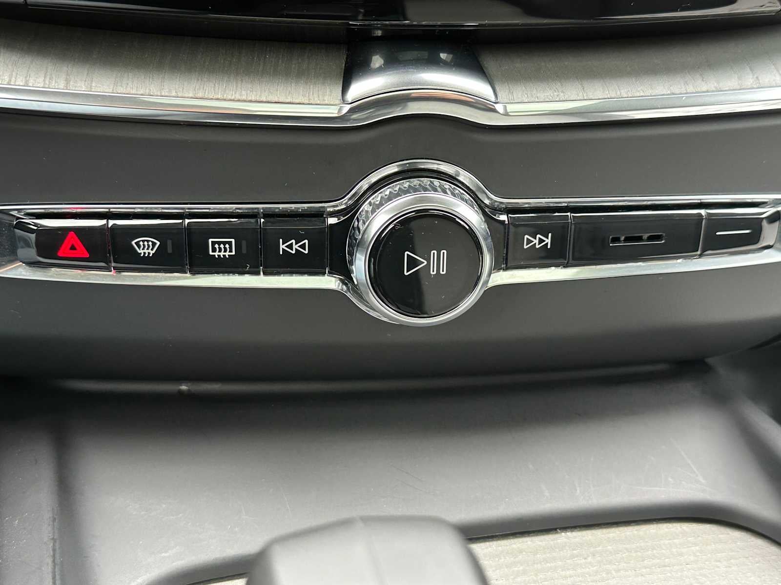 2025 Volvo XC60 Plus