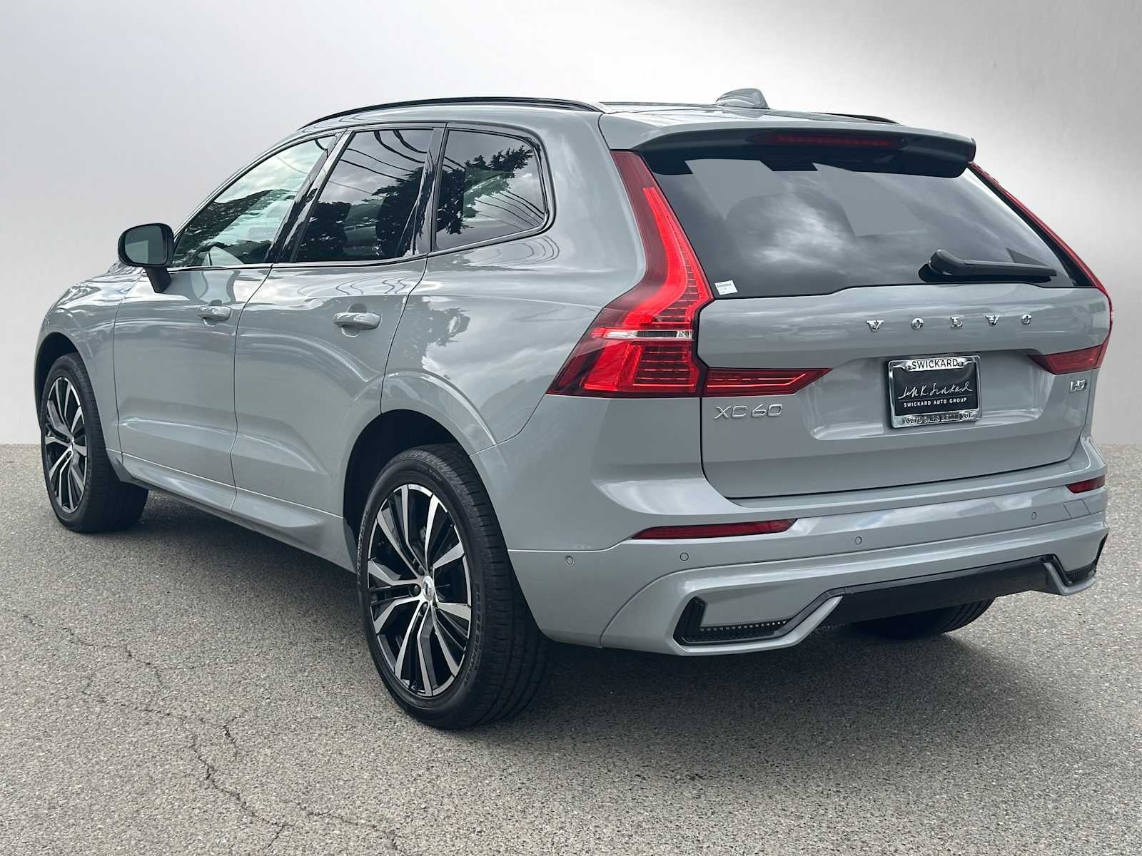 2025 Volvo XC60 Plus