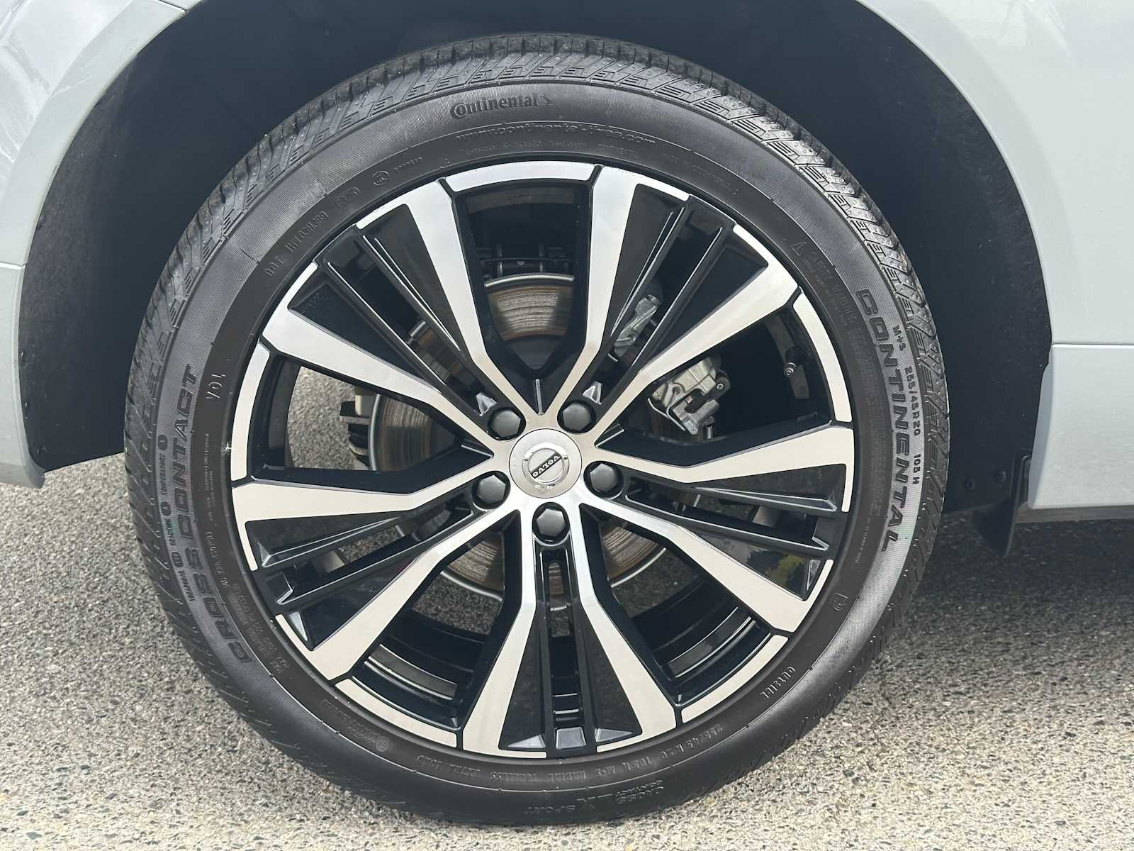2025 Volvo XC60 Plus