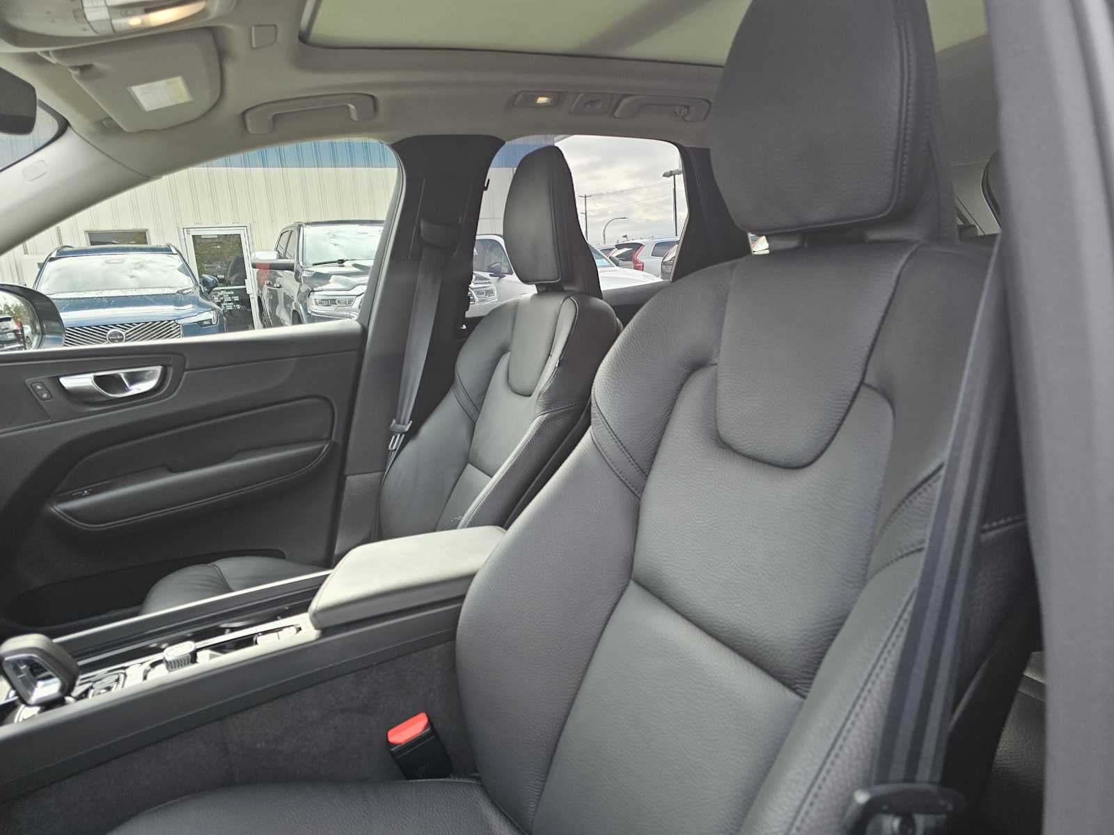 2025 Volvo XC60 Plus