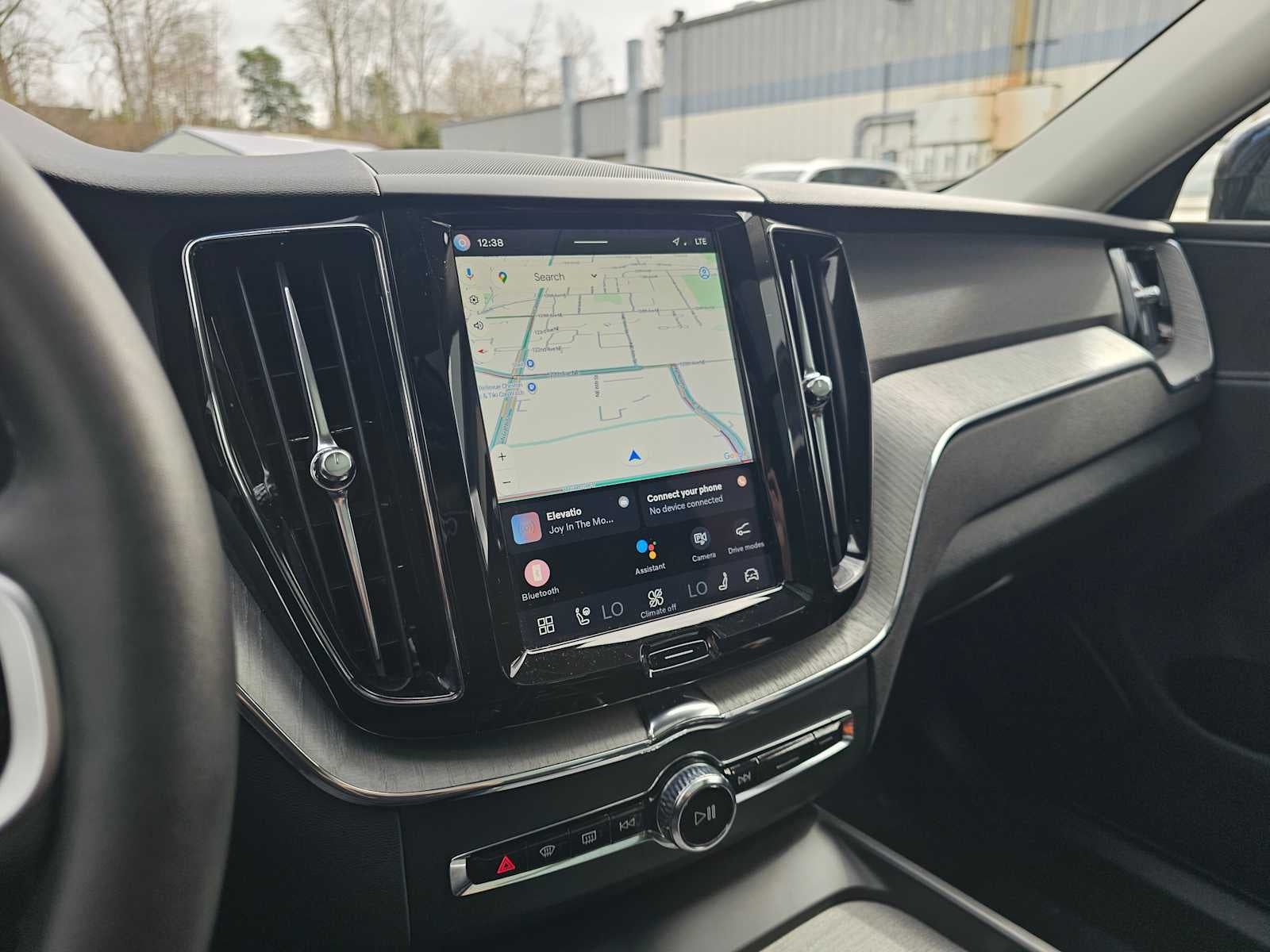 2025 Volvo XC60 Plus