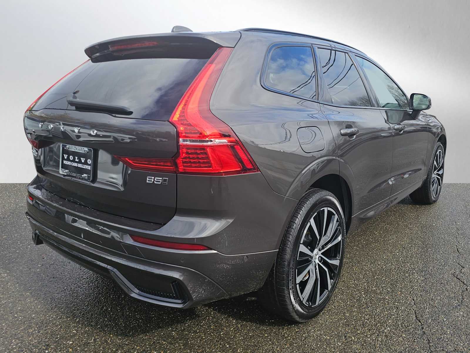 2025 Volvo XC60 Plus