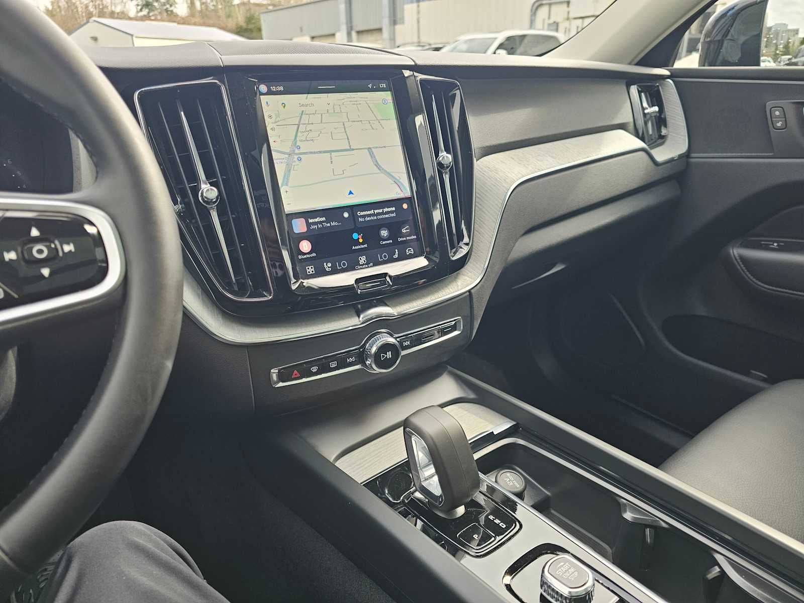 2025 Volvo XC60 Plus