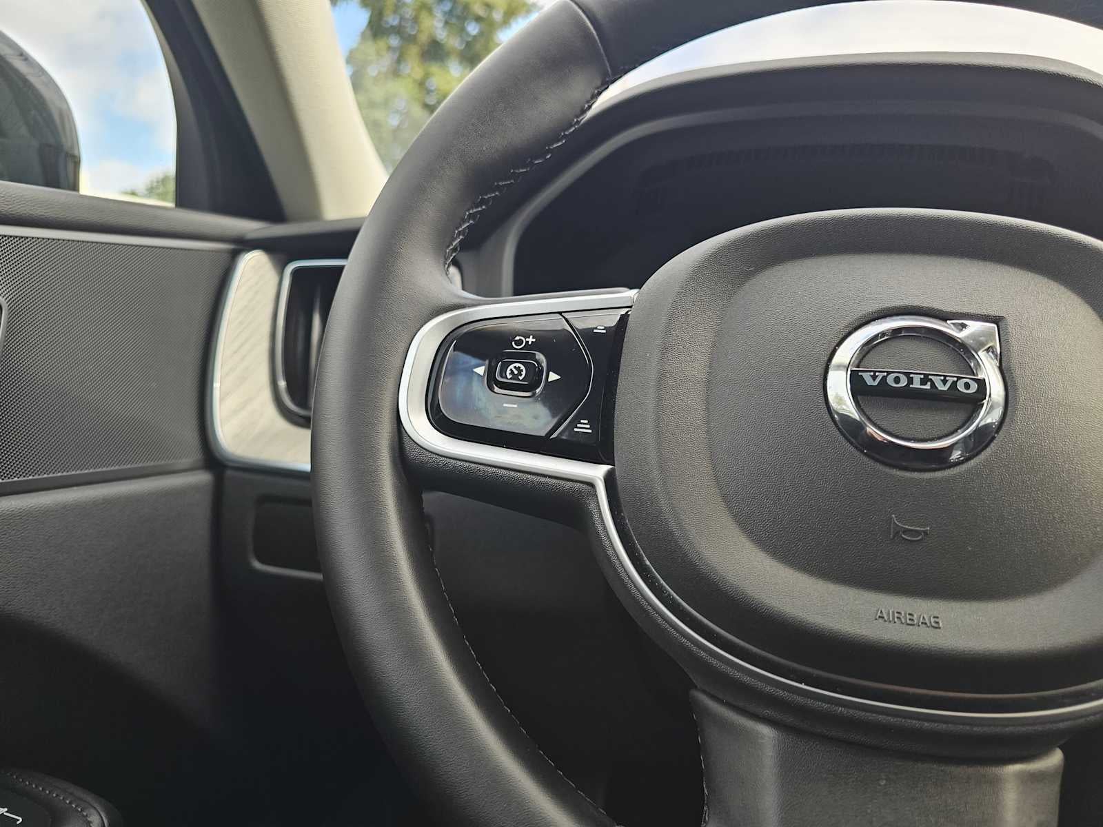 2025 Volvo XC60 Plus