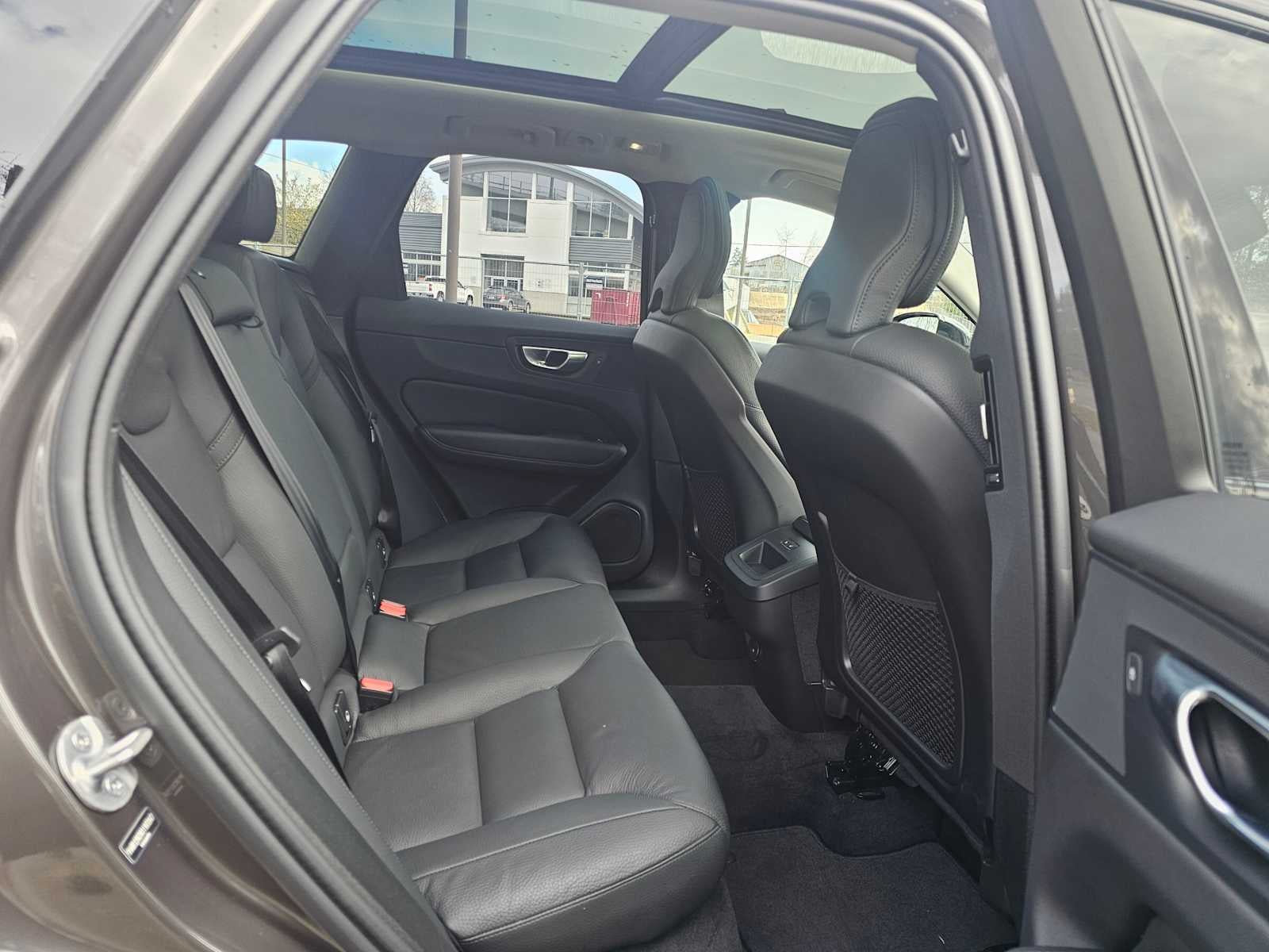 2025 Volvo XC60 Plus