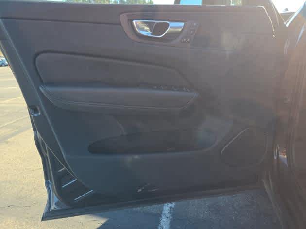 2025 Volvo XC60 Plus