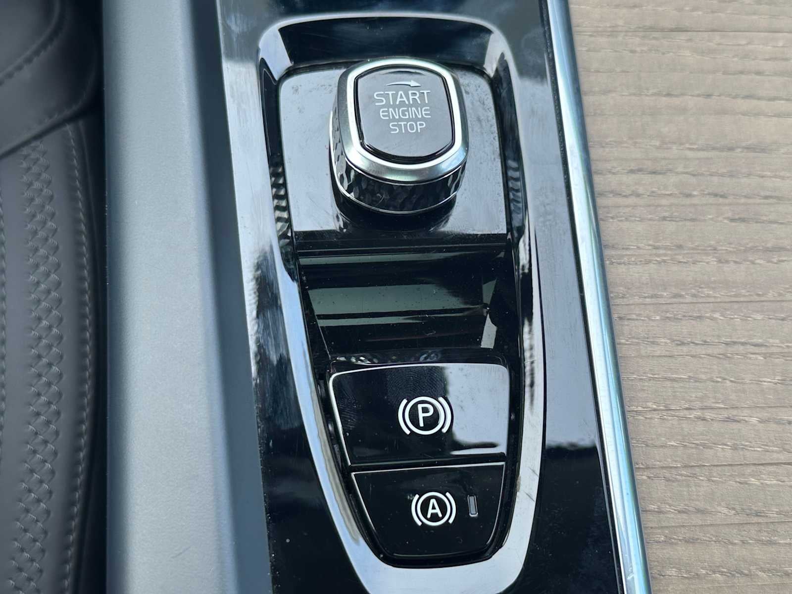 2026 Volvo XC60 Plus