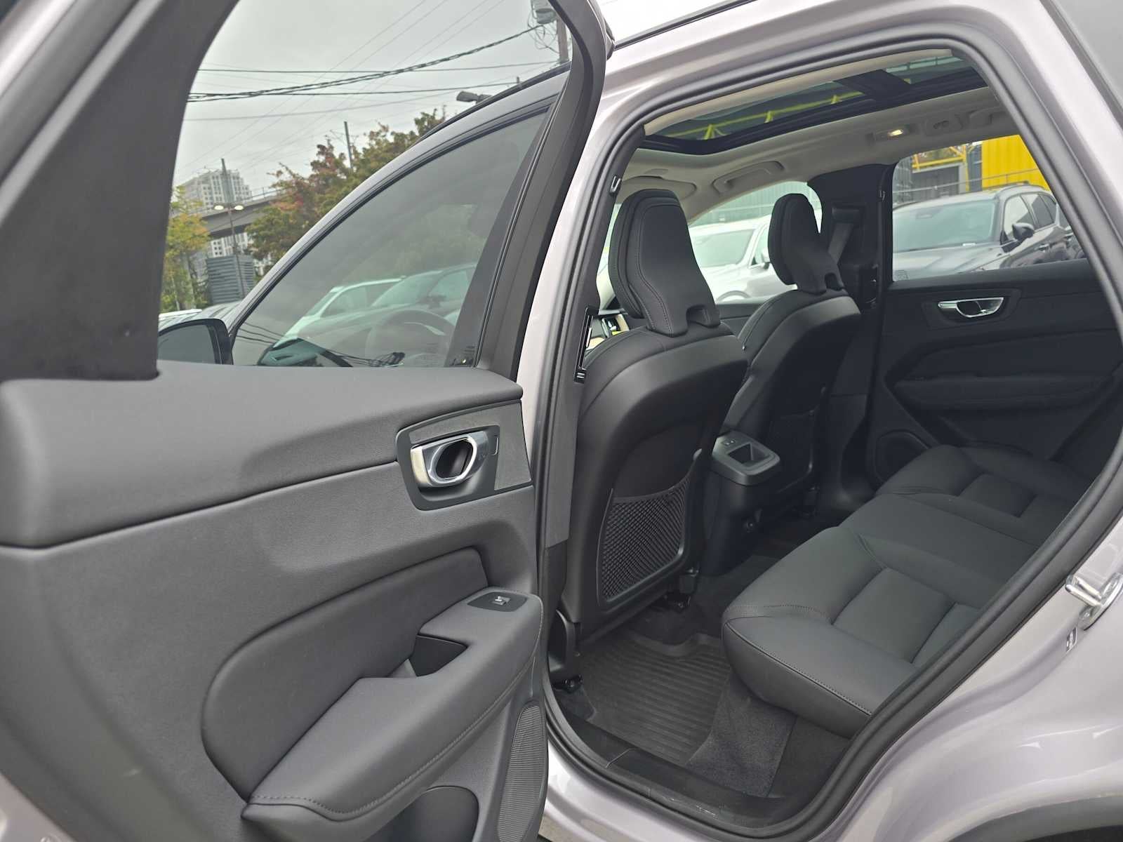 2026 Volvo XC60 Plus
