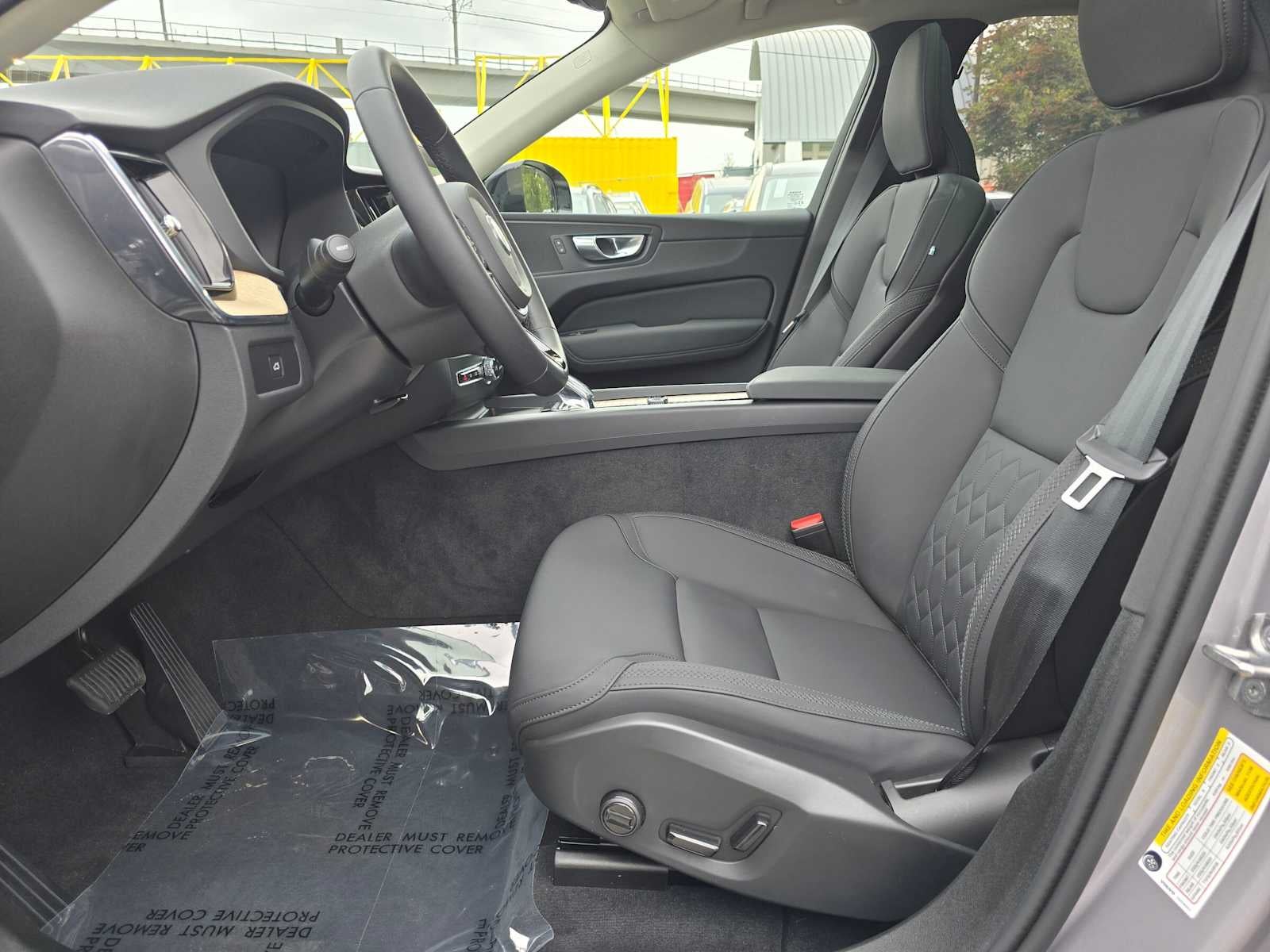 2026 Volvo XC60 Plus