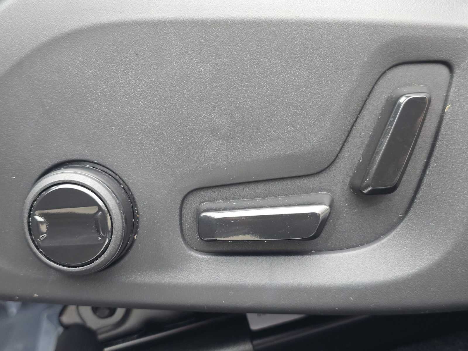 2026 Volvo XC60 Plus