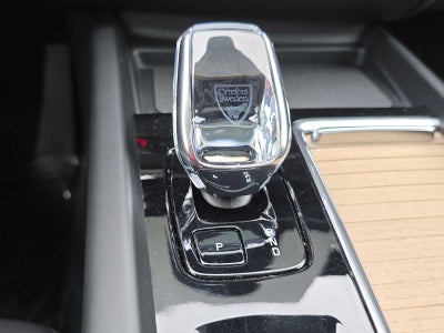 2026 Volvo XC60 Plus