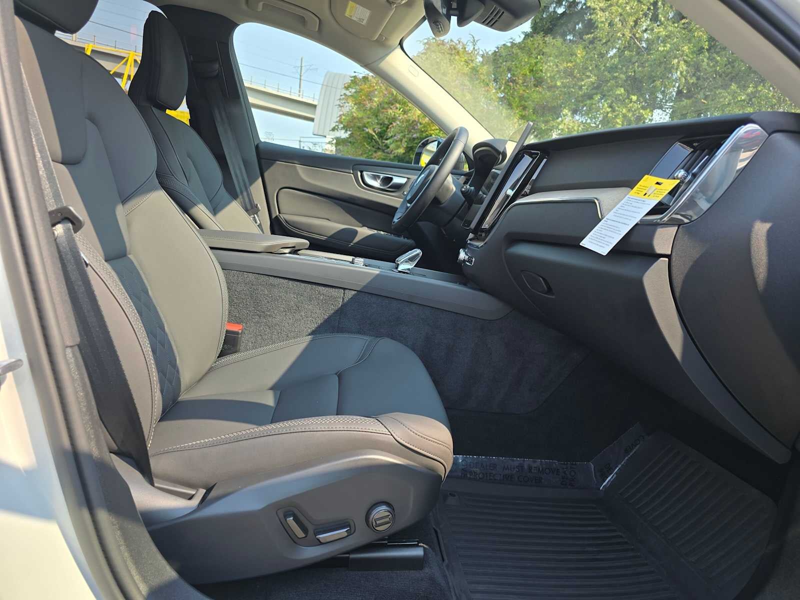 2026 Volvo XC60 Plus