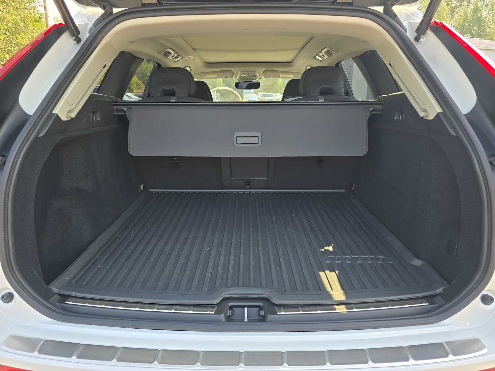 2026 Volvo XC60 Plus