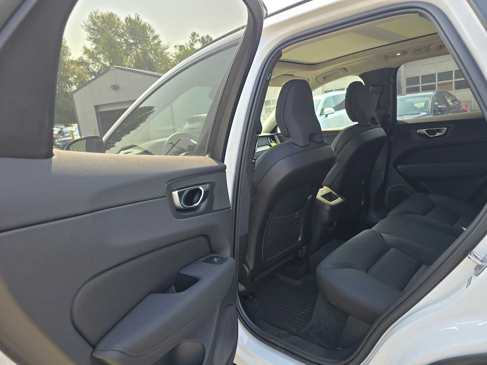 2026 Volvo XC60 Plus