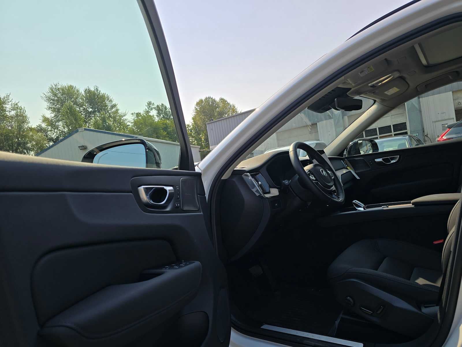 2026 Volvo XC60 Plus