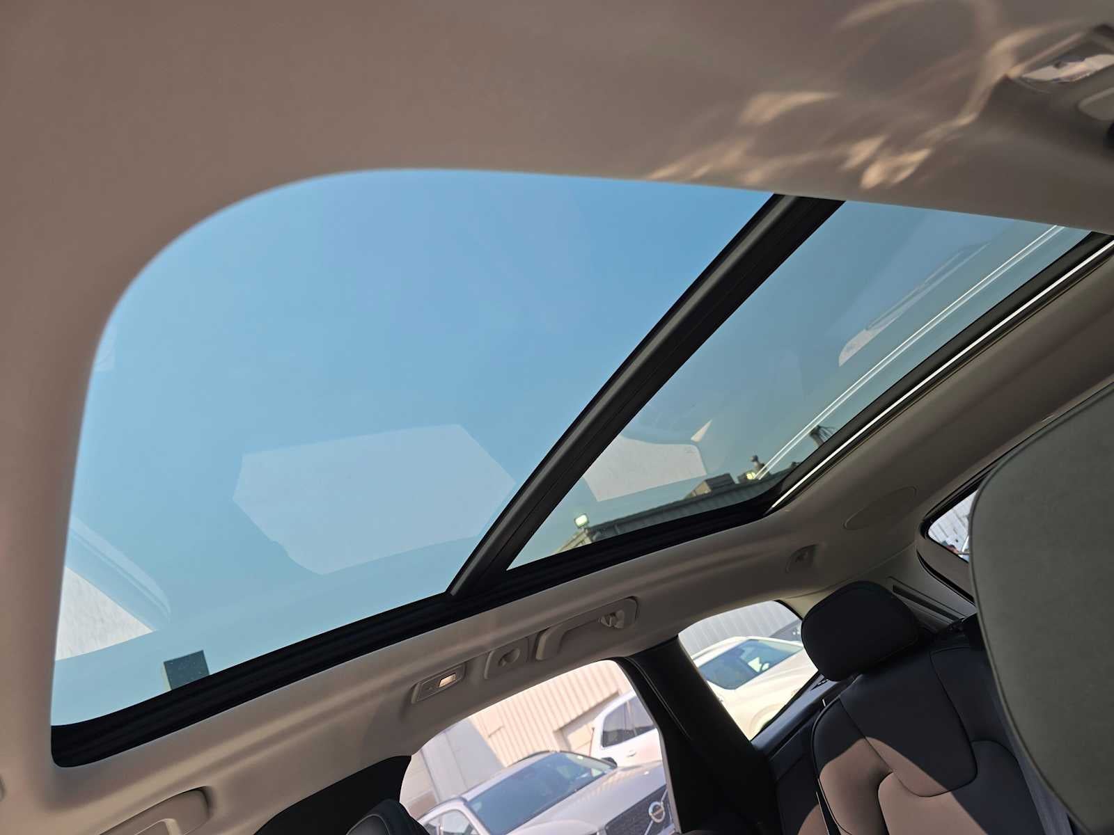 2026 Volvo XC60 Plus