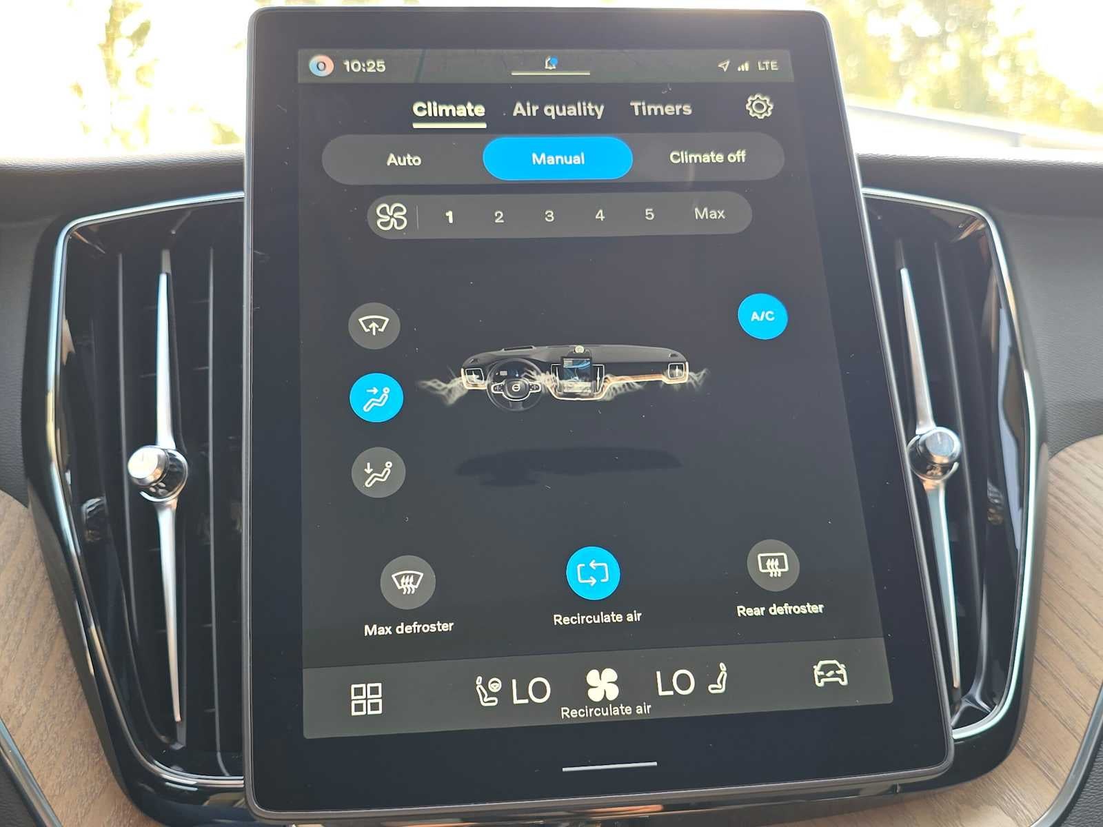 2026 Volvo XC60 Plus