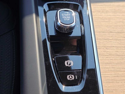 2026 Volvo XC60 Plus
