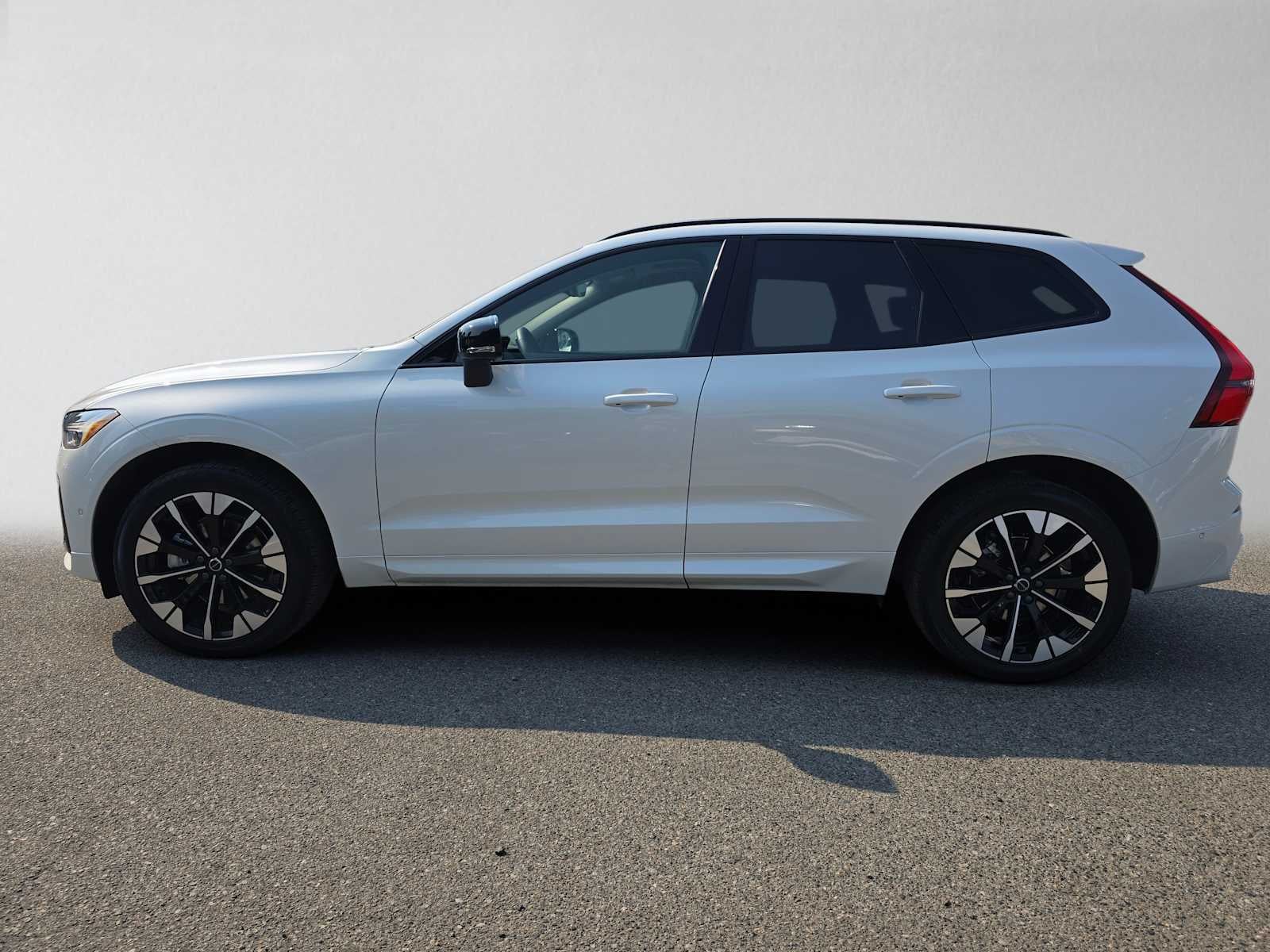 2026 Volvo XC60 Plus