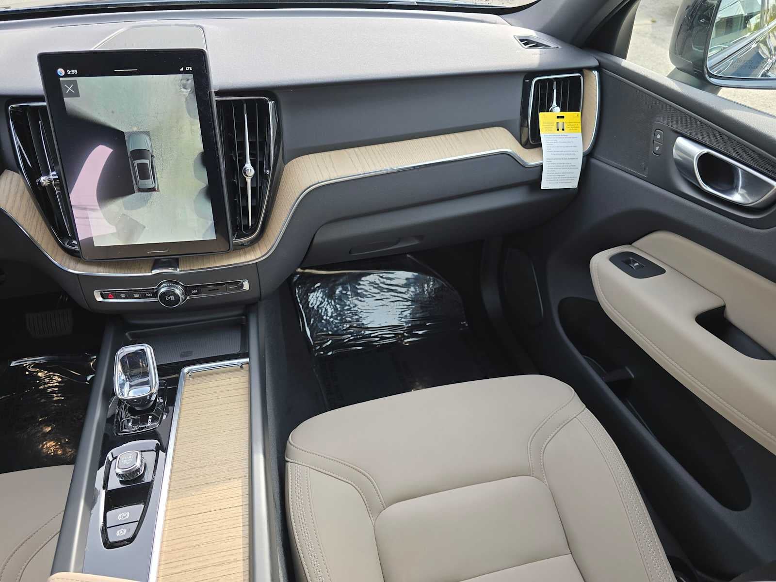 2026 Volvo XC60 Plus