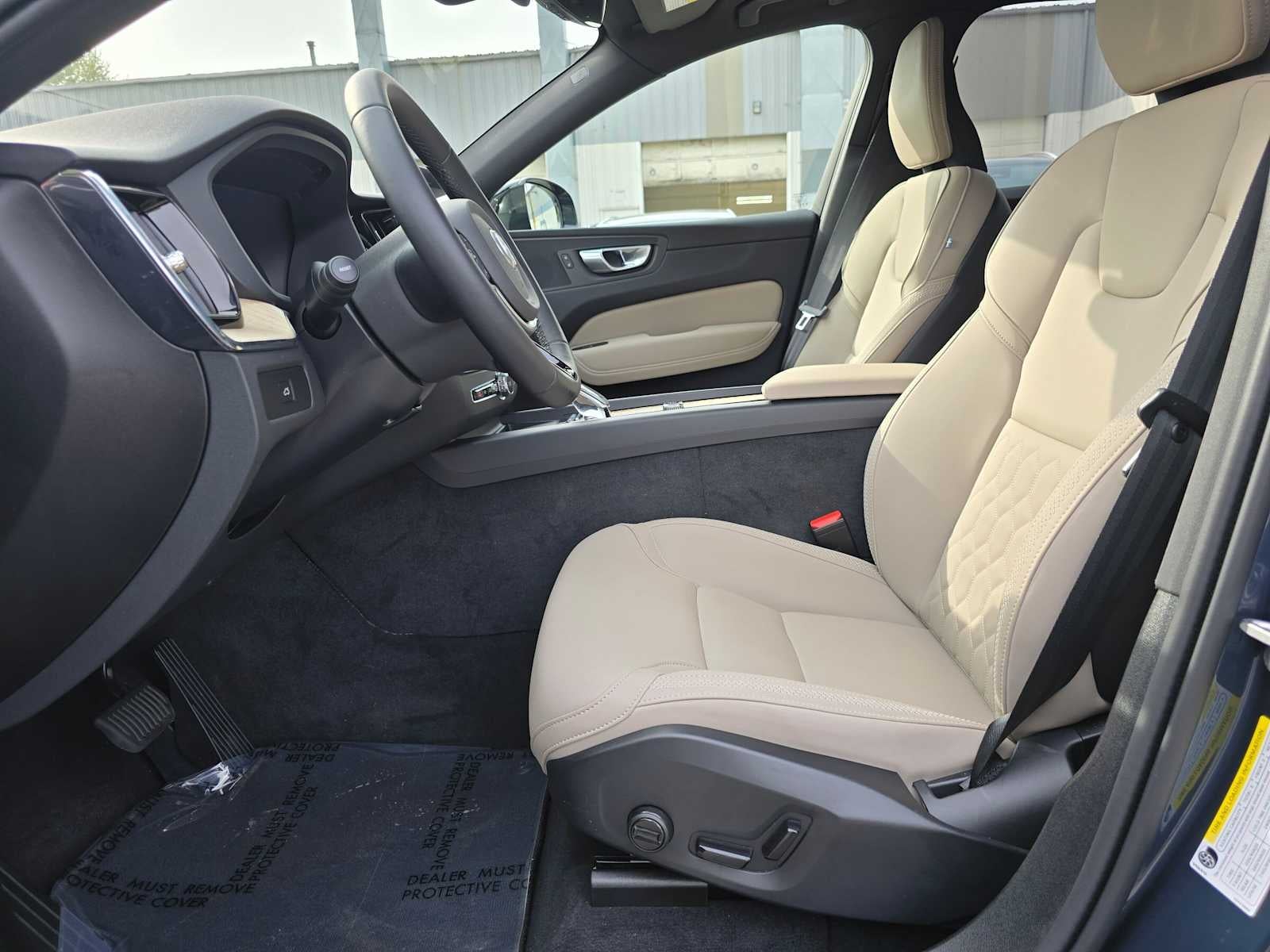 2026 Volvo XC60 Plus