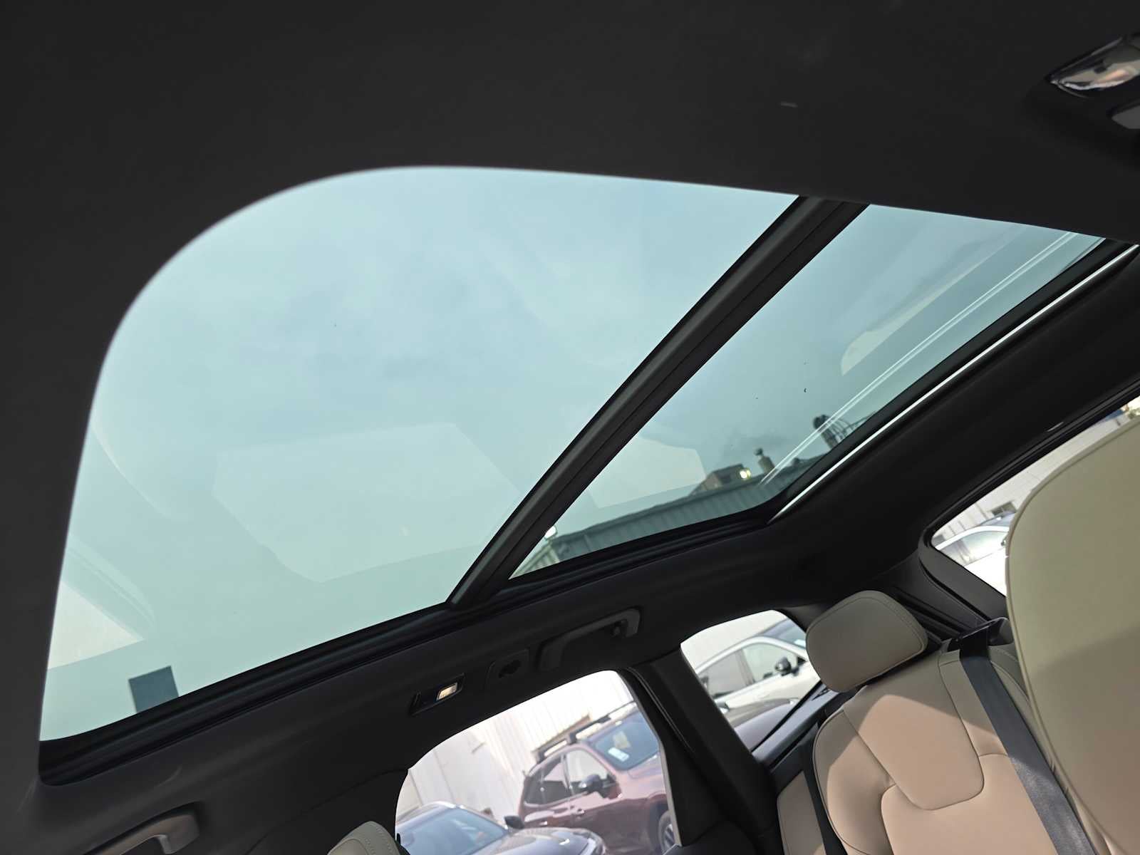 2026 Volvo XC60 Plus