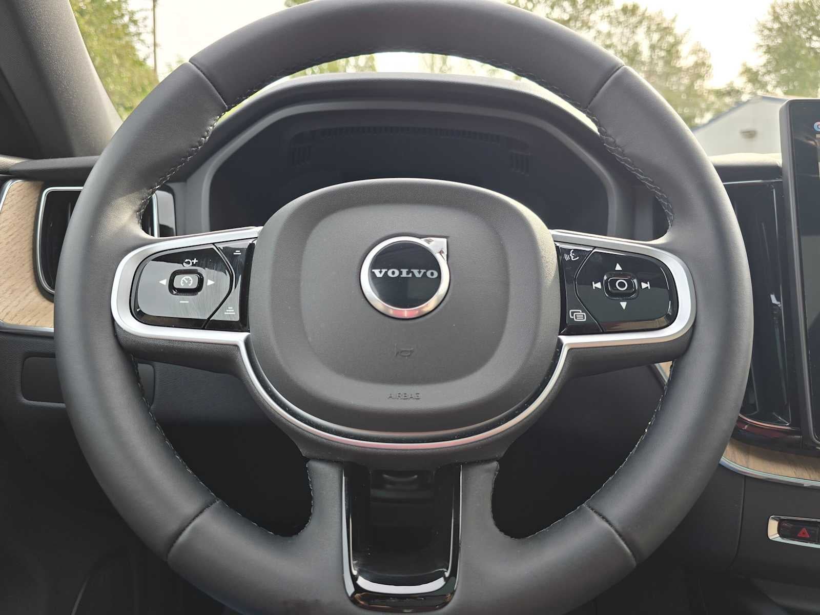 2026 Volvo XC60 Plus