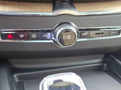 2026 Volvo XC60 Plus