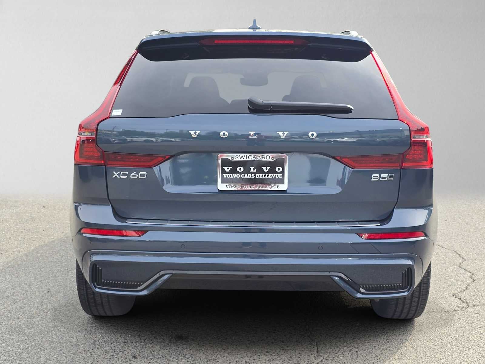 2026 Volvo XC60 Plus
