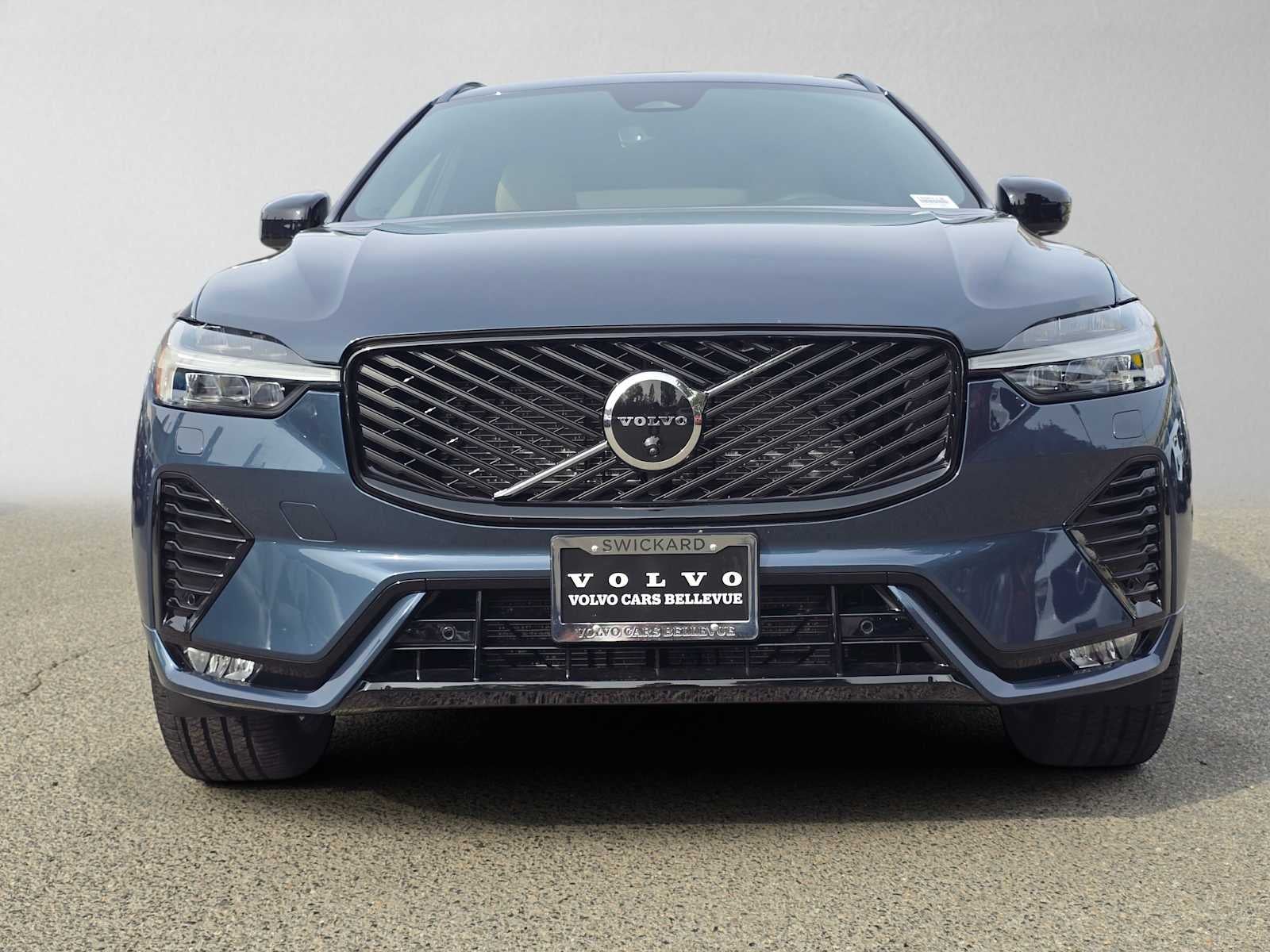 2026 Volvo XC60 Plus