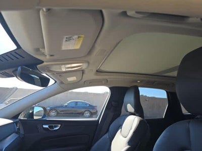 2025 Volvo XC60 Core